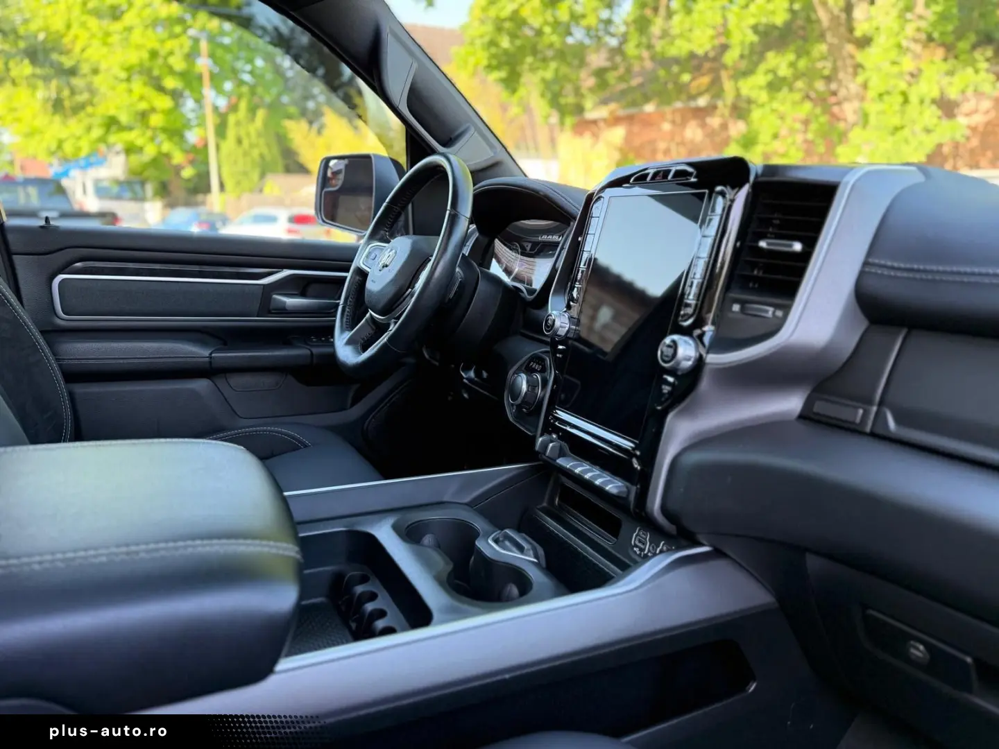 DODGE V8 4X4 PANO 12 RADIO El.-TRITT AHK NAVI GARANTIE