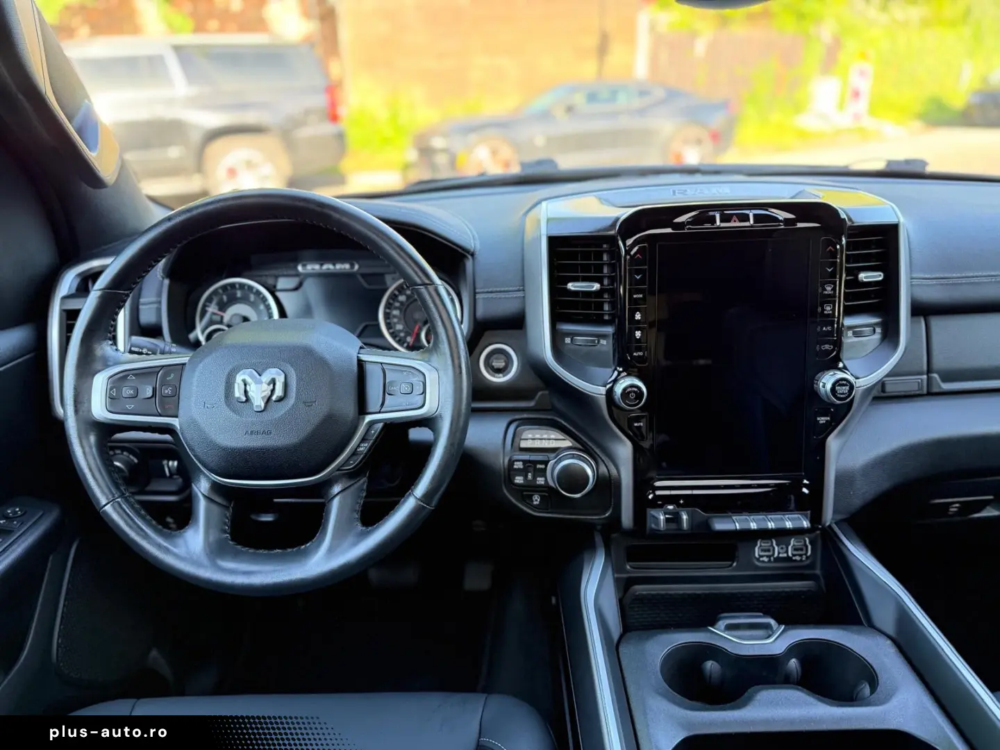 DODGE V8 4X4 PANO 12 RADIO El.-TRITT AHK NAVI GARANTIE