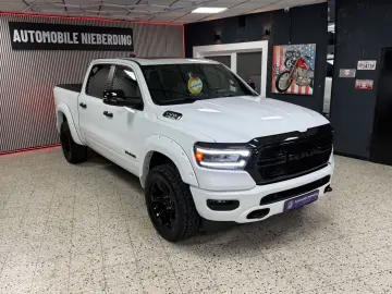 DODGE RAM 5.7 HEMI 4X4 Night.Edt   PANO   12 Zoll  LPG