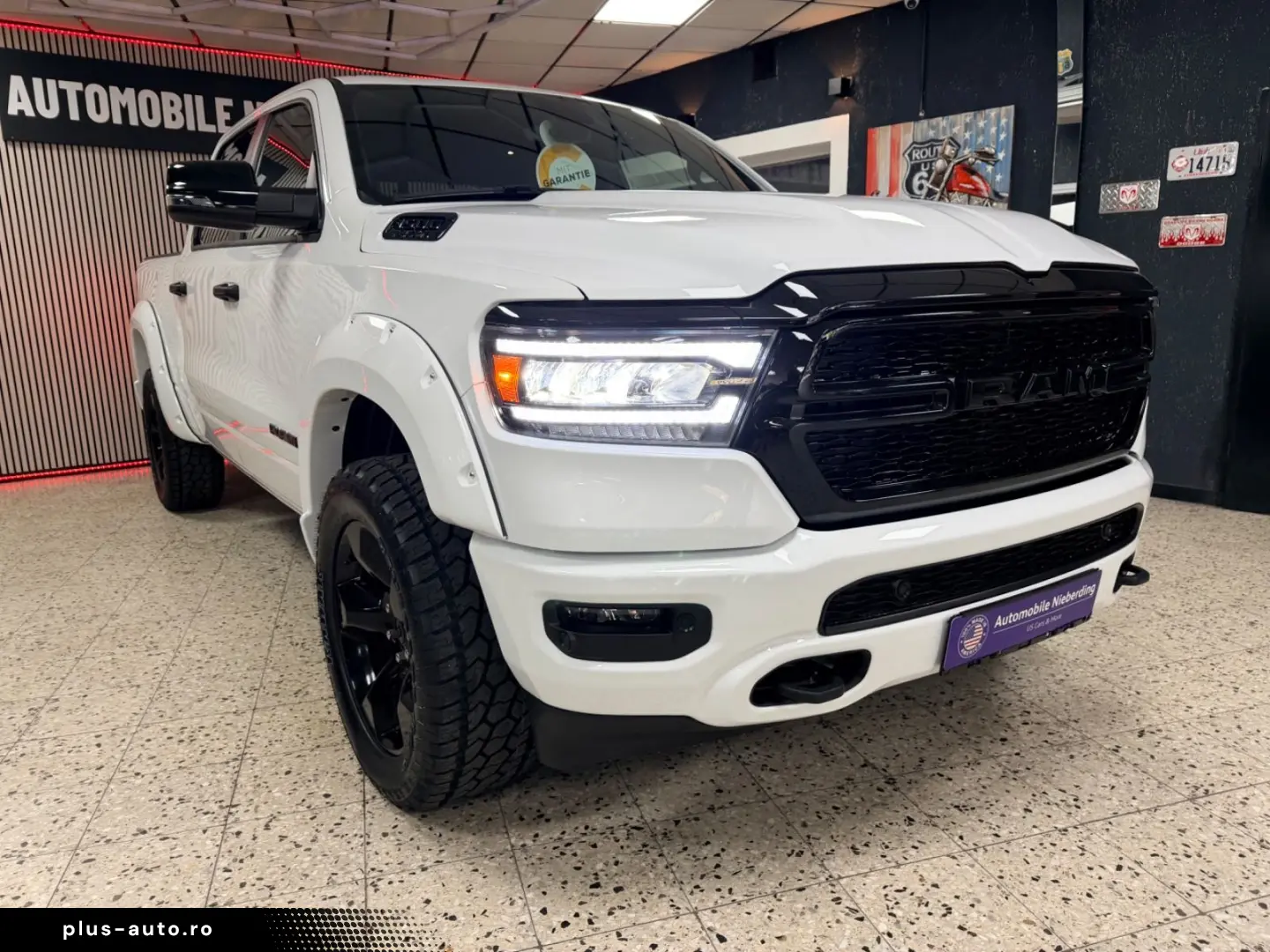 DODGE RAM 5.7 HEMI 4X4 Night.Edt   PANO   12 Zoll  LPG