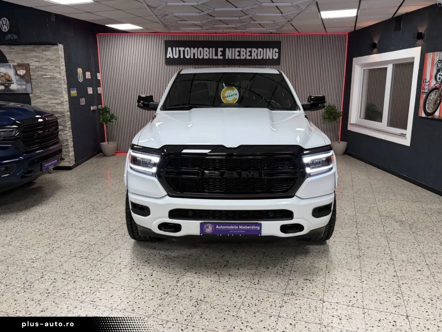 DODGE RAM 5.7 HEMI 4X4 Night.Edt   PANO   12 Zoll  LPG