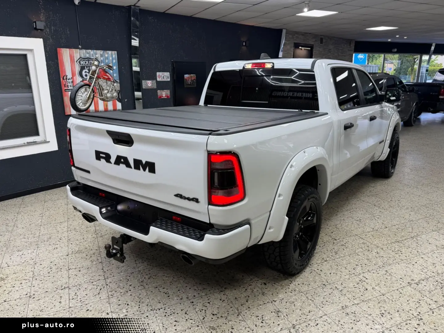 DODGE RAM 5.7 HEMI 4X4 Night.Edt   PANO   12 Zoll  LPG