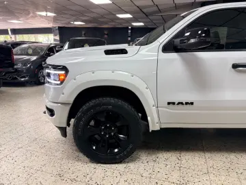 DODGE RAM 5.7 HEMI 4X4 Night.Edt   PANO   12 Zoll  LPG