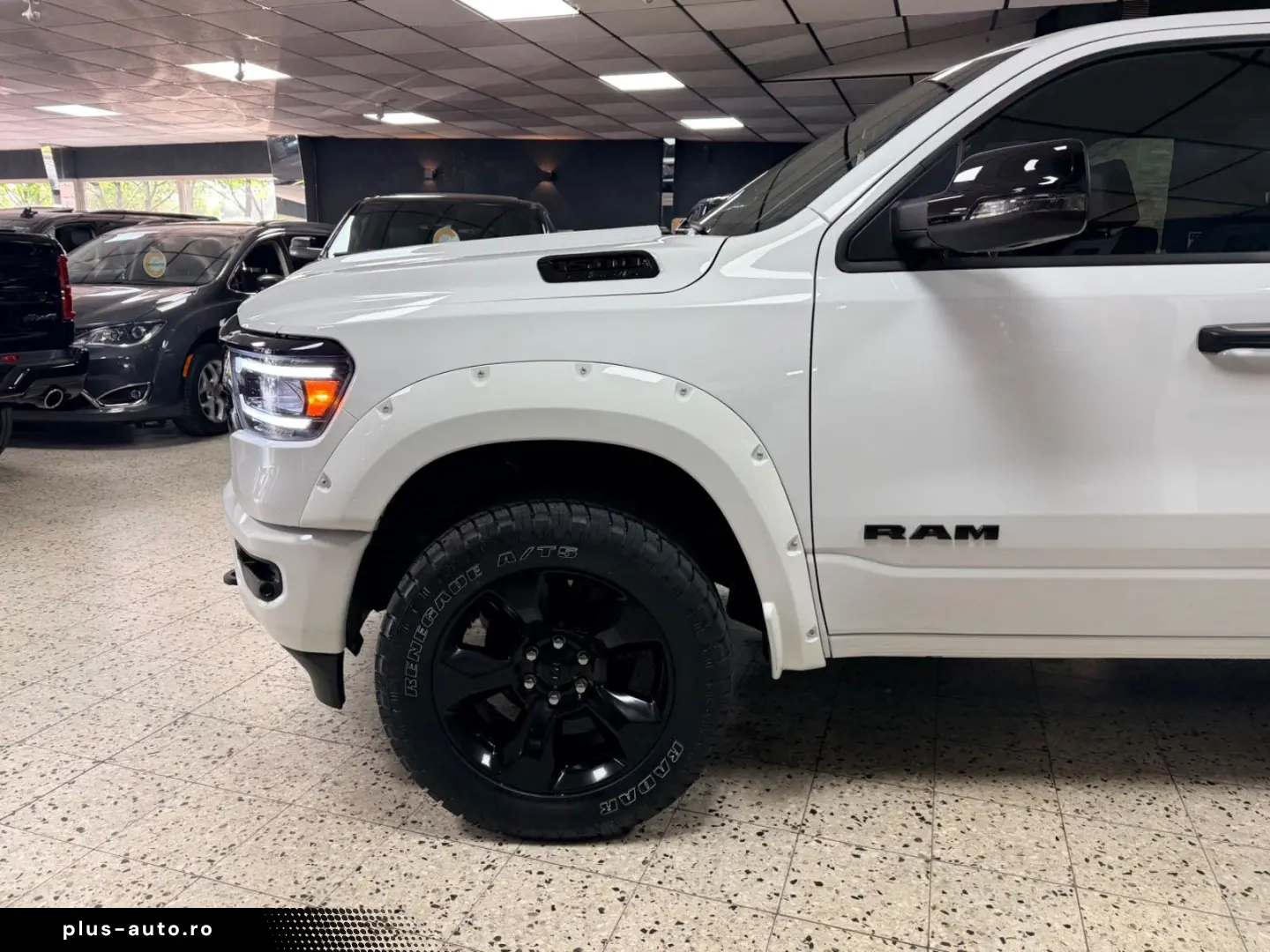 DODGE RAM 5.7 HEMI 4X4 Night.Edt   PANO   12 Zoll  LPG