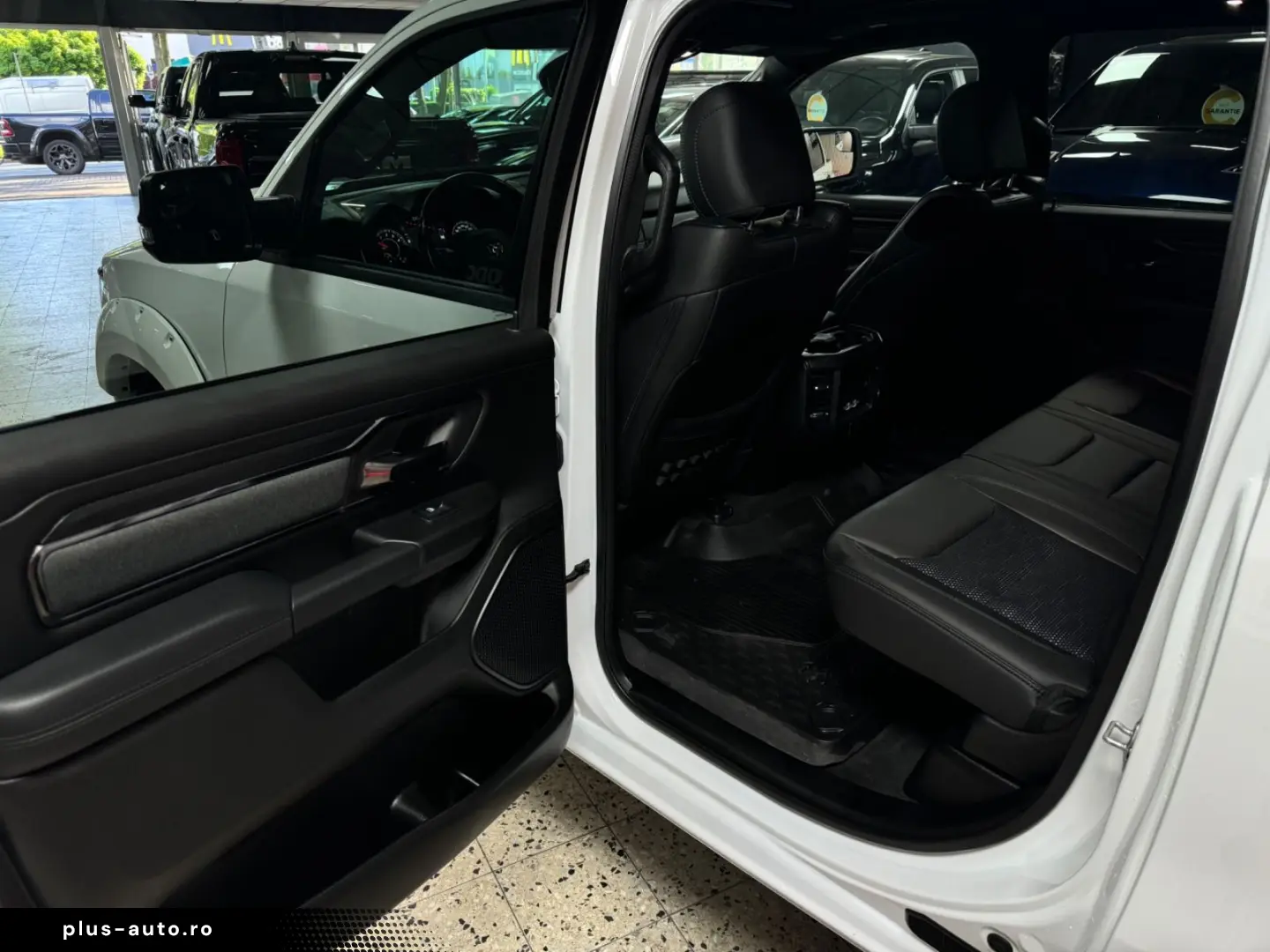 DODGE RAM 5.7 HEMI 4X4 Night.Edt   PANO   12 Zoll  LPG
