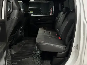 DODGE RAM 5.7 HEMI 4X4 Night.Edt   PANO   12 Zoll  LPG