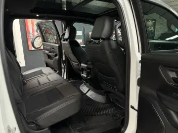 DODGE RAM 5.7 HEMI 4X4 Night.Edt   PANO   12 Zoll  LPG