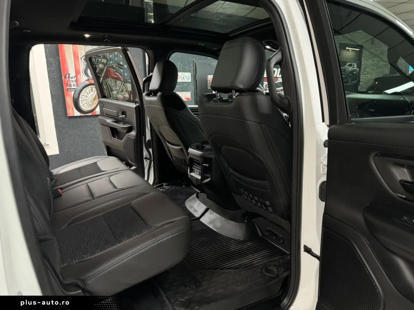 DODGE RAM 5.7 HEMI 4X4 Night.Edt   PANO   12 Zoll  LPG