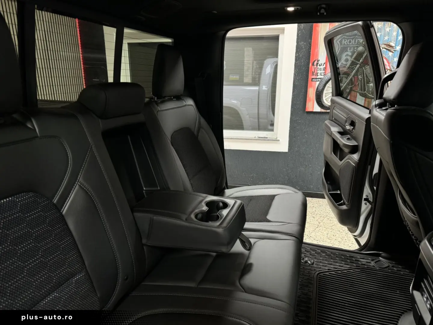 DODGE RAM 5.7 HEMI 4X4 Night.Edt   PANO   12 Zoll  LPG