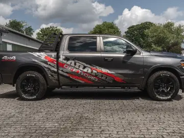 DODGE RAM5.7Laramie E-Torque LPG Navi 360 Dig-T Pano