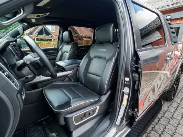 DODGE RAM5.7Laramie E-Torque LPG Navi 360 Dig-T Pano