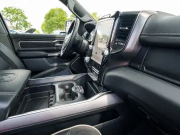 DODGE RAM5.7Laramie E-Torque LPG Navi 360 Dig-T Pano