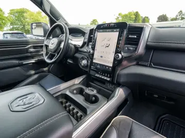 DODGE RAM5.7Laramie E-Torque LPG Navi 360 Dig-T Pano