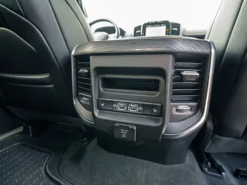 DODGE RAM5.7Laramie E-Torque LPG Navi 360 Dig-T Pano