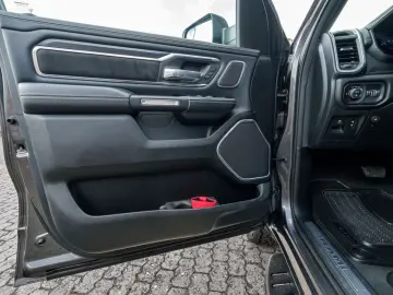 DODGE RAM5.7Laramie E-Torque LPG Navi 360 Dig-T Pano