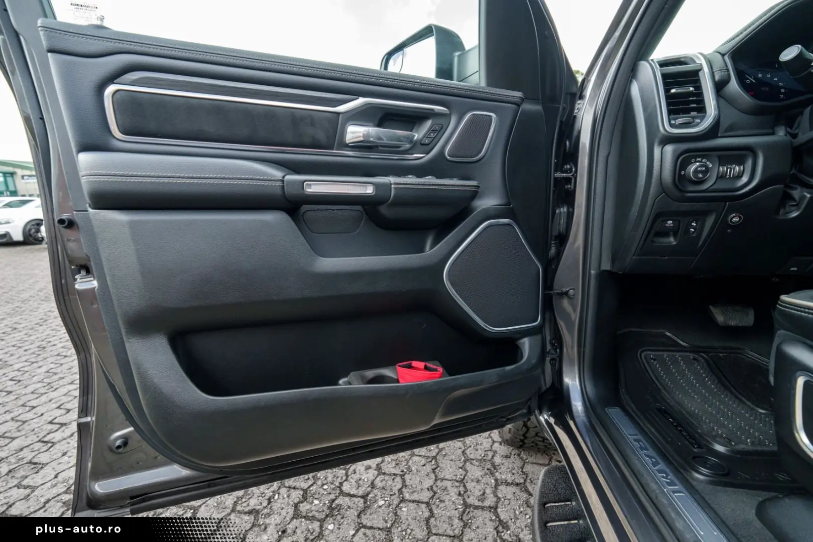 DODGE RAM5.7Laramie E-Torque LPG Navi 360 Dig-T Pano