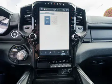 DODGE RAM5.7Laramie E-Torque LPG Navi 360 Dig-T Pano