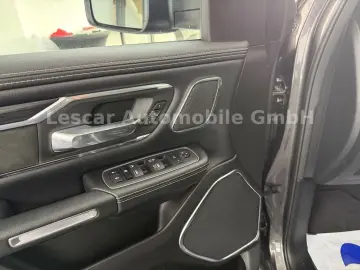 DODGE RAM 1500 Laramie Pick Up