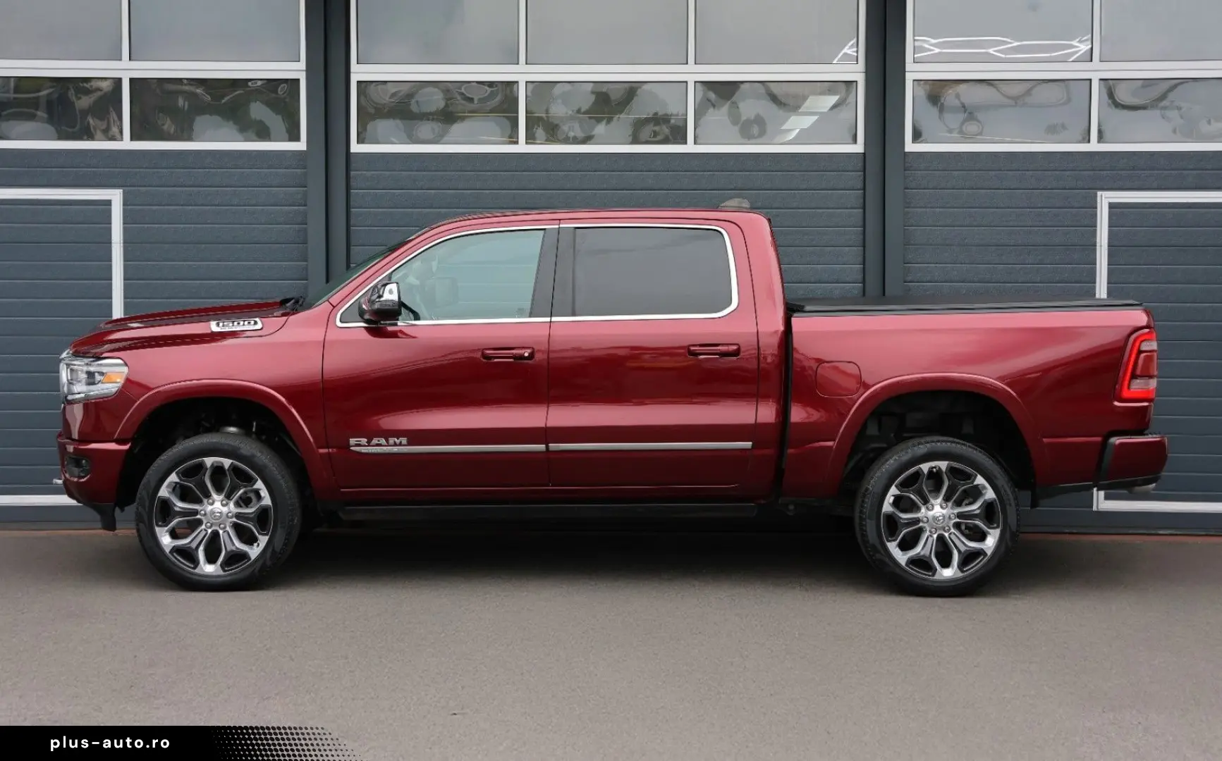 DODGE RAM 1500 5.7 4x4 ACC HUD 360 H&K Luftfederung 22