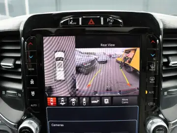 DODGE RAM 1500 5.7 4x4 ACC HUD 360 H&K Luftfederung 22