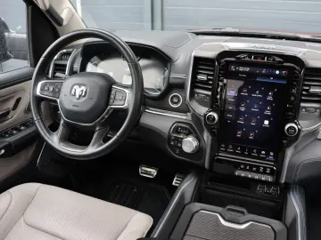 DODGE RAM 1500 5.7 4x4 ACC HUD 360 H&K Luftfederung 22