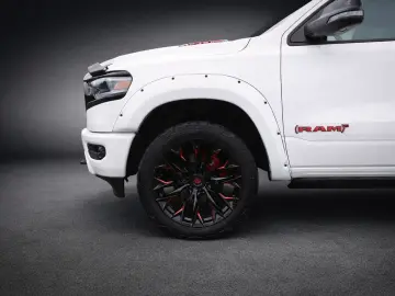 DODGE RAM 1500 4x4 CREW CAB LIMITED RED EDITION LUFT