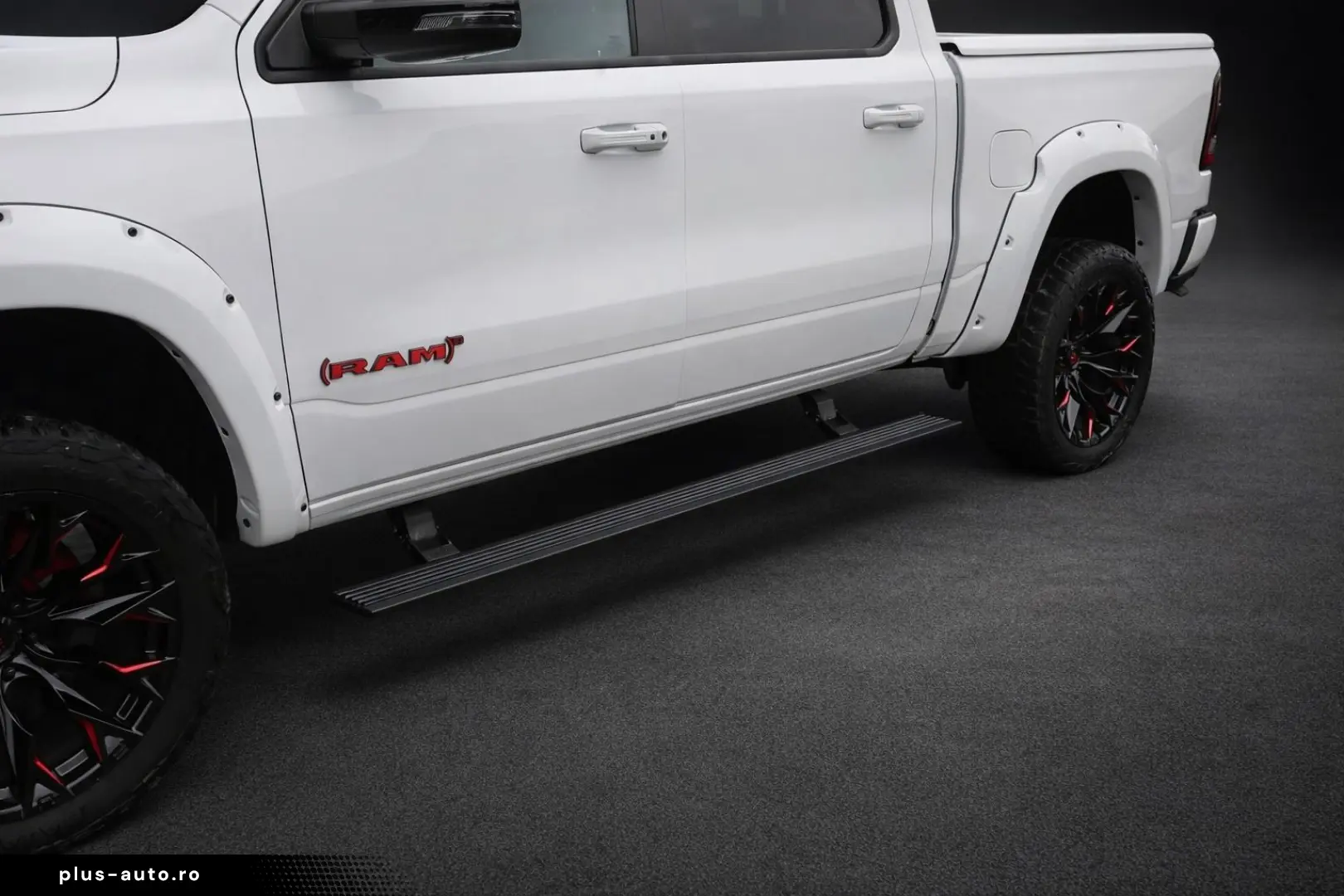 DODGE RAM 1500 4x4 CREW CAB LIMITED RED EDITION LUFT