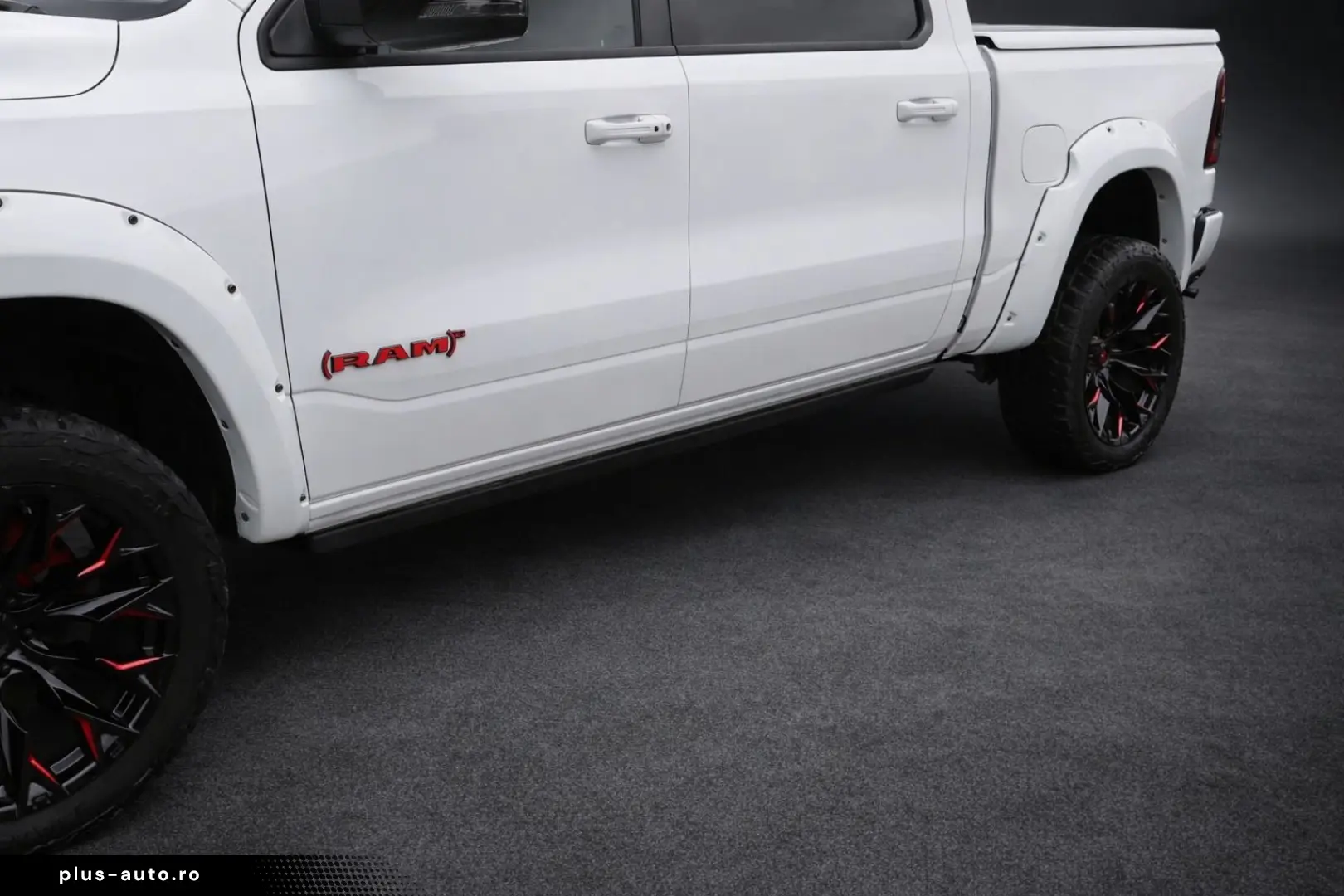DODGE RAM 1500 4x4 CREW CAB LIMITED RED EDITION LUFT