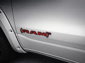 DODGE RAM 1500 4x4 CREW CAB LIMITED RED EDITION LUFT