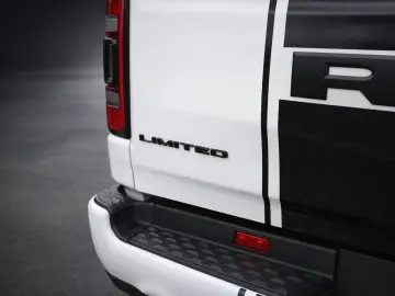 DODGE RAM 1500 4x4 CREW CAB LIMITED RED EDITION LUFT