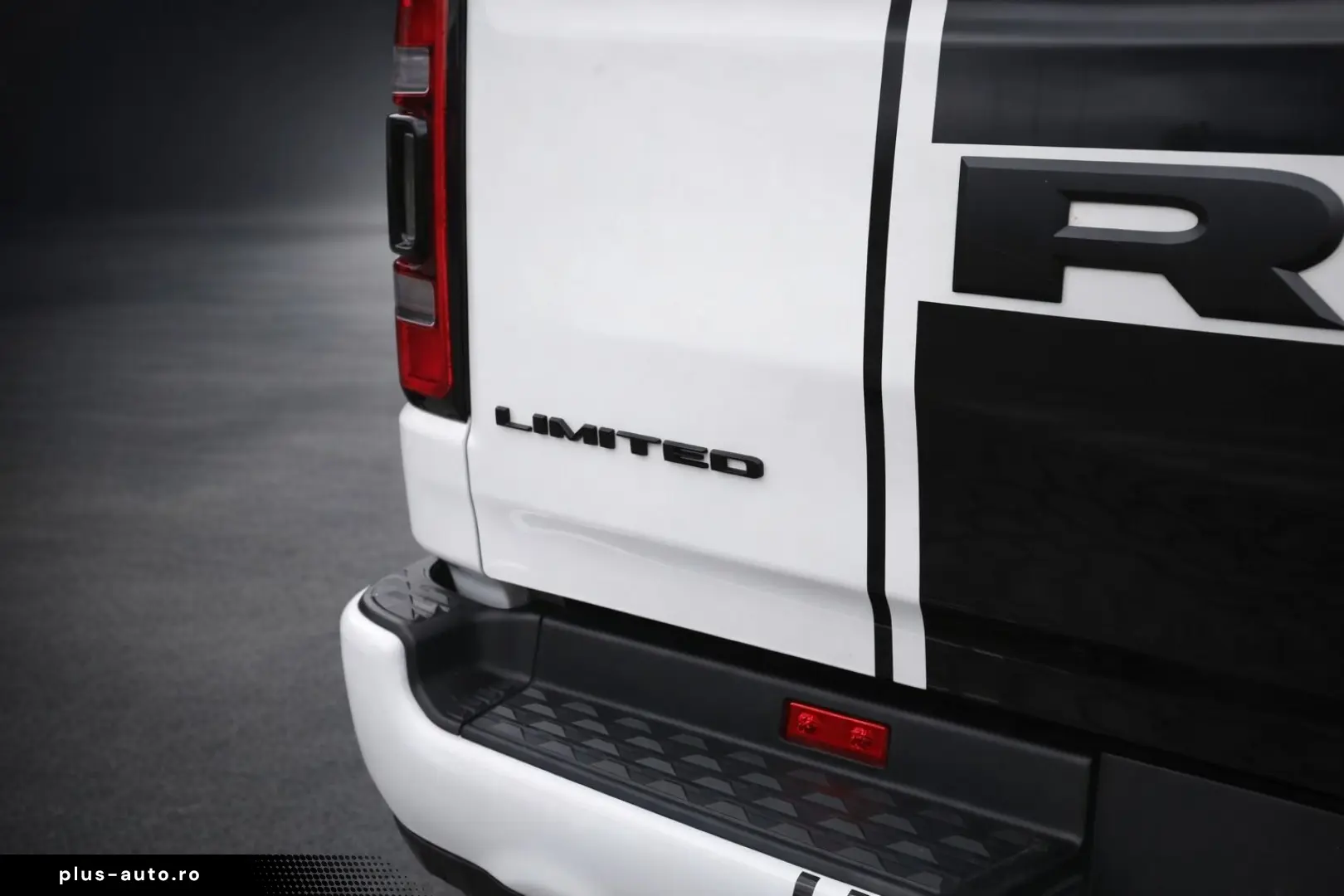 DODGE RAM 1500 4x4 CREW CAB LIMITED RED EDITION LUFT