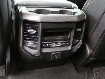 DODGE RAM 1500 4x4 CREW CAB LIMITED RED EDITION LUFT
