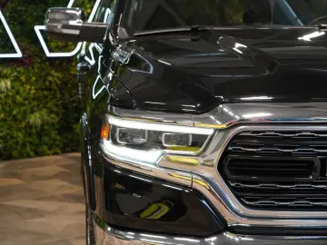 DODGE RAM 1500 5.7 V8 HEMI LIMITED H K 360 59.091€ NET