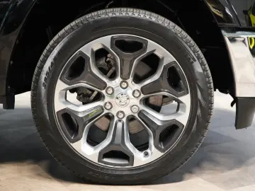 DODGE RAM 1500 5.7 V8 HEMI LIMITED H K 360 59.091€ NET