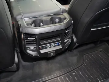DODGE RAM 1500 5.7 V8 HEMI LIMITED H K 360 59.091€ NET