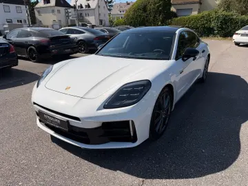 PORSCHE Panamera 4 E   MATRIX   SPORT-AGA   BEIF-DISPLAY