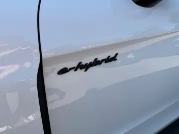 PORSCHE Panamera 4 E   MATRIX   SPORT-AGA   BEIF-DISPLAY
