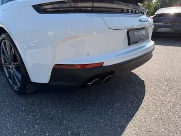 PORSCHE Panamera 4 E   MATRIX   SPORT-AGA   BEIF-DISPLAY