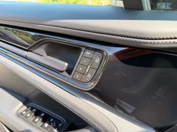 PORSCHE Panamera 4 E   MATRIX   SPORT-AGA   BEIF-DISPLAY