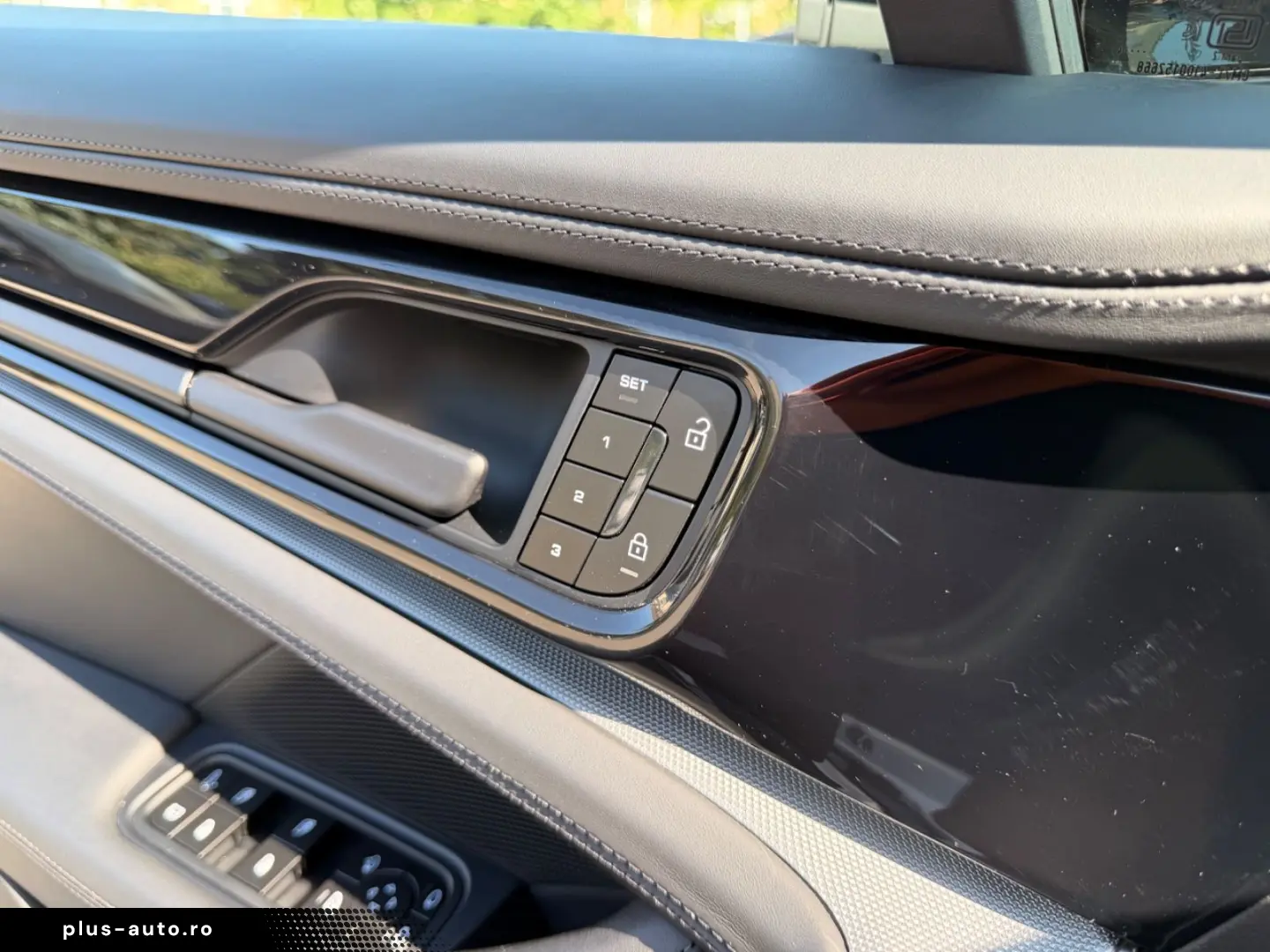 PORSCHE Panamera 4 E   MATRIX   SPORT-AGA   BEIF-DISPLAY