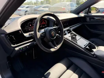 PORSCHE Panamera 4 E   MATRIX   SPORT-AGA   BEIF-DISPLAY