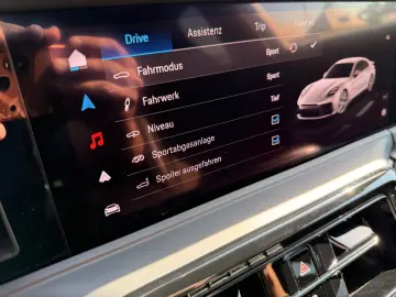 PORSCHE Panamera 4 E   MATRIX   SPORT-AGA   BEIF-DISPLAY