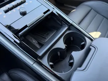 PORSCHE Panamera 4 E   MATRIX   SPORT-AGA   BEIF-DISPLAY