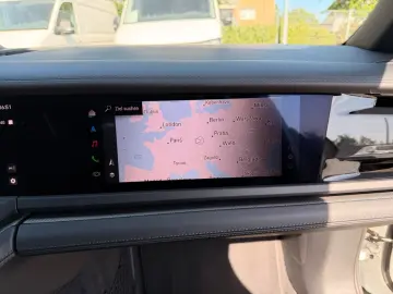 PORSCHE Panamera 4 E   MATRIX   SPORT-AGA   BEIF-DISPLAY