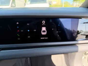 PORSCHE Panamera 4 E   MATRIX   SPORT-AGA   BEIF-DISPLAY