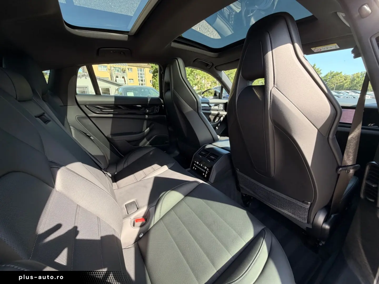 PORSCHE Panamera 4 E   MATRIX   SPORT-AGA   BEIF-DISPLAY