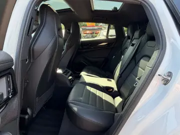 PORSCHE Panamera 4 E   MATRIX   SPORT-AGA   BEIF-DISPLAY