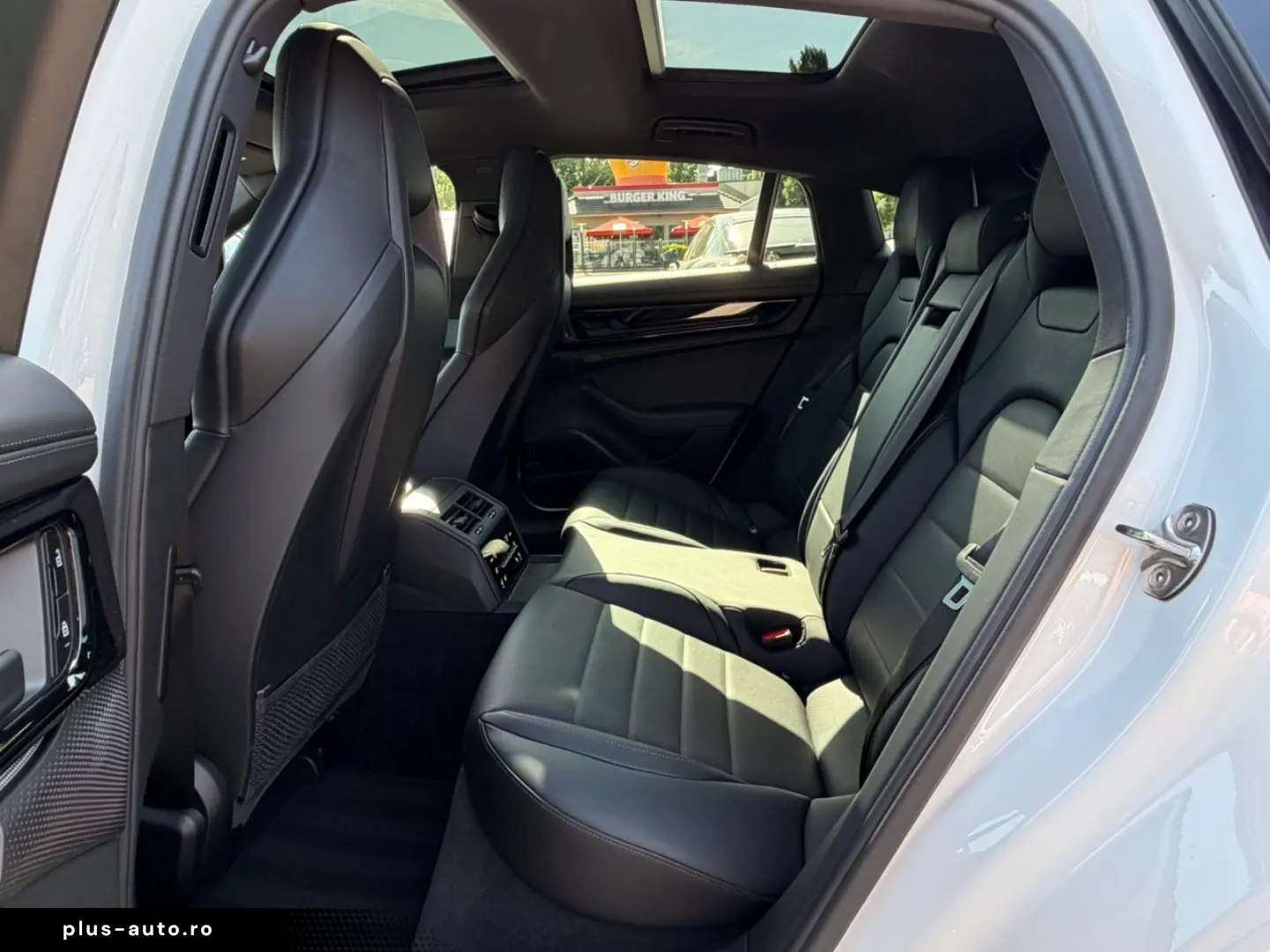 PORSCHE Panamera 4 E   MATRIX   SPORT-AGA   BEIF-DISPLAY