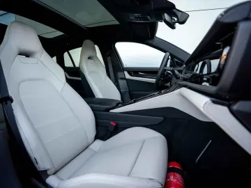 PORSCHE Panamera 4 E-Hybrid APPROVED TOP SPEC
