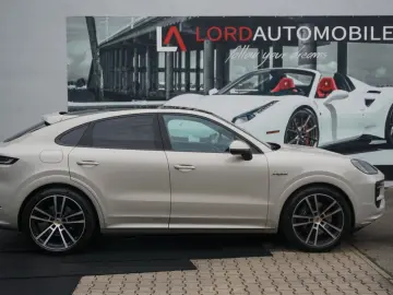 PORSCHE Cayenne E Hybrid Coupe  SportDesign Paket 22 Alu